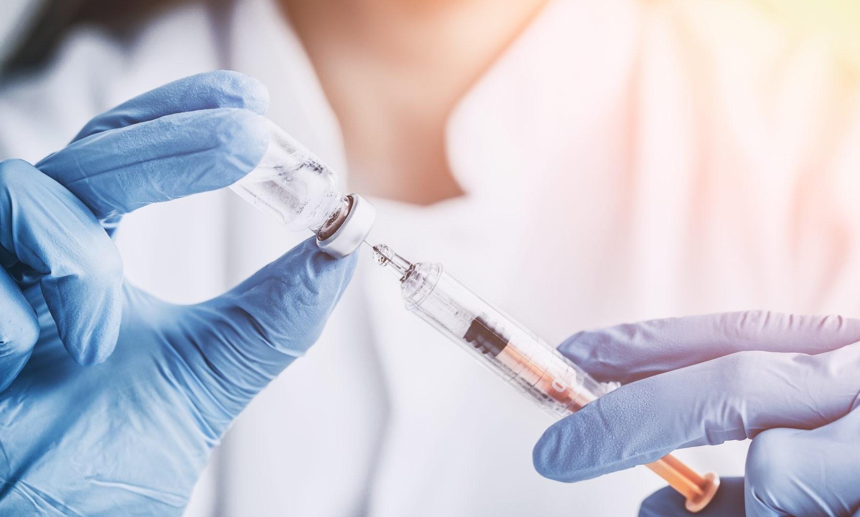 Megkezdődött az izraeli fejlesztésű koronavírus elleni vakcina klinikai tesztje